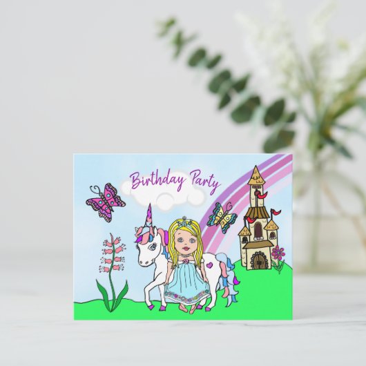 かわいい金髪のプリンセスとユニコーンの誕生日招待状 ポストカード (スタンド正面)