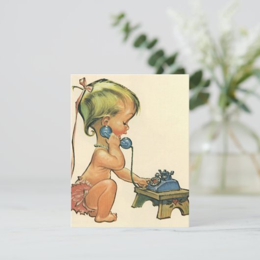 かわいい金髪の女の子がおもちゃの電話でおしゃべり 招待状 (スタンド正面)