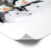 かわいい雪だるまは冬の服を着ている ポスター (角)