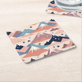 かわいい雪の山や星のパターンピンク スクエアペーパーコースター (アングル)