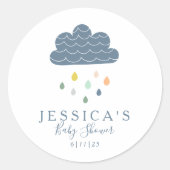 かわいい雲と雨の滴を青い赤ちゃんシャワー ラウンドシール (正面)