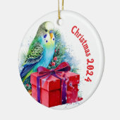 かわいい青いインコとクリスマスプレゼント セラミックオーナメント (左)
