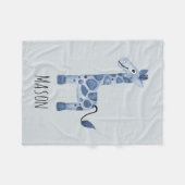 かわいい青いサファリキリンと名前 フリースブランケット (正面(横))