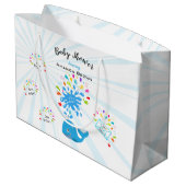 かわいい青いホエーカラフルル少年の赤ちゃんシャワー（郵便） ラージペーパーバッグ (裏面アングル)