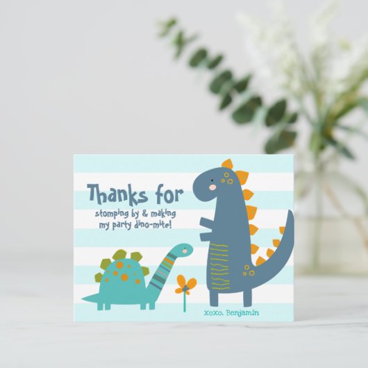 かわいい青い恐竜のかわいい少年誕生日ありがとう ポストカード (スタンド正面)
