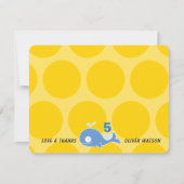 かわいい青い漫画のクジラの子供のビーチの誕生日写真 サンキューカード (正面)