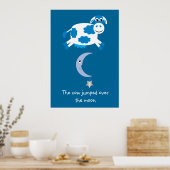 かわいい青い牛が月を飛び越えた ポスター (キッチン)