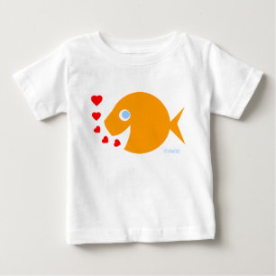 かわいい青い目のベビーの金魚の漫画およびキス ベビーTシャツ