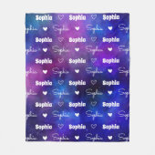 かわいい青い紫の繰り返し名パーソナライズされた フリースブランケット (正面)
