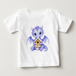 かわいい青い赤ちゃんドラゴンとジンジャーブレッドハウスの子供たち ベビーTシャツ