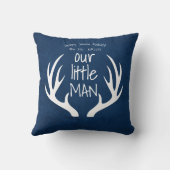 かわいい青い赤ちゃん男の子 私たちの小さな男の子 お知らせ クッション (裏面)