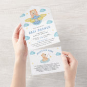 かわいい青い飛行機の男の子テディベア赤ちゃんシャワー オールインワン招待状 (貼ってはがせる)