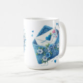 かわいい青と白かぎ針編み封筒 コーヒーマグカップ (正面右)