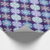 かわいい青と紫の雪の結晶クリスマスパターン ラッピングペーパー (角)