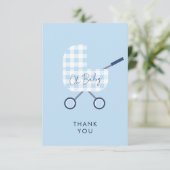 かわいい青のギンガムのベビーカー ベビーシャワーのお礼 サンキューカード (スタンド正面)