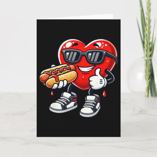 かわいい面白いハートがホットドッグを食べるバレンタインの2月 カード (正面)