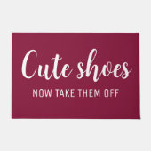 かわいい靴が脱ぐ |マロおもしろいーン ドアマット (正面)