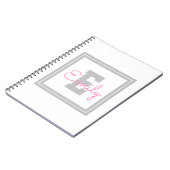 かわいい額の名前とモノグラム|淡いグレーとピンク ノートブック (左側)