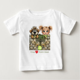 かわいい顔をのぞかせる女の子と子犬 ベビーTシャツ