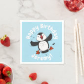 かわいい飛んでいるハッピーパフィン青い漫画イラストレーション スタンダードカクテルナプキン (インサイチュ)