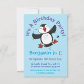 かわいい飛んでいるハッピーパフィン青い漫画イラストレーション 招待状 (正面)