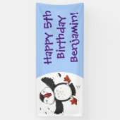 かわいい飛んでいるハッピーパフィン青い漫画イラストレーション 横断幕 (縦)