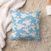 かわいい飛んでいる幽霊ライトブルーハロウィーン クッション (ブランケット)