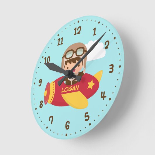 かわいい飛行士の男の子の飛行機は部屋の装飾をからかいます ラウンド壁時計 (傾斜)
