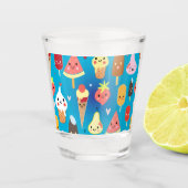 かわいい食べ物のキャラクター客 ショットグラス (正面)