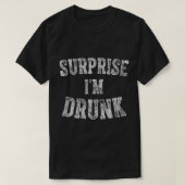 かわいい飲みおもしろい物驚き飲だ Tシャツ (デザイン正面)