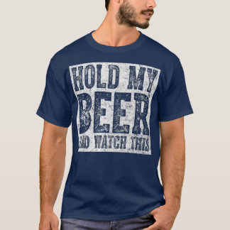 かわいい飲み物に私のビールを持って、これを見る Tシャツ