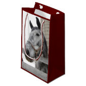 かわいい馬のクローズアップ スモールペーパーバッグ (正面アングル)