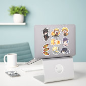 かわいい鬼退治人ステッカー – ちびキャラスレイヤースタイル シール (デスク上のノートパソコン)