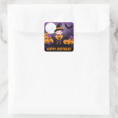 かわいい魔女の子とカボチャハッピーバースデー スクエアシール (バッグ)