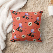 かわいい魔女をテーマにしたオレンジ色のハロウィーン クッション (ブランケット)