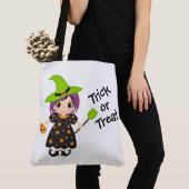 かわいい魔女を騙すか治療する トートバッグ (クローズアップ)