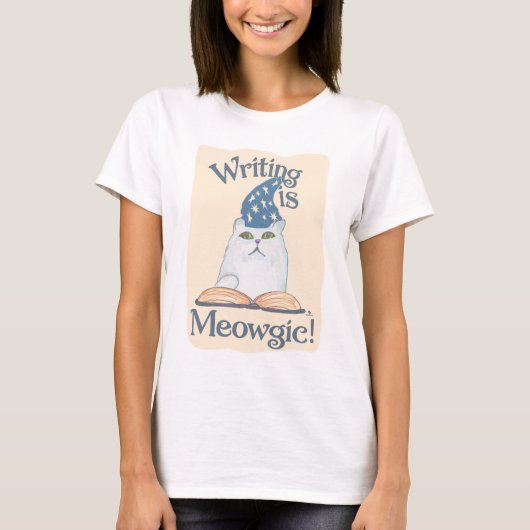 かわいい魔法の執筆猫のキャラクターアートデザイン Tシャツ (正面)