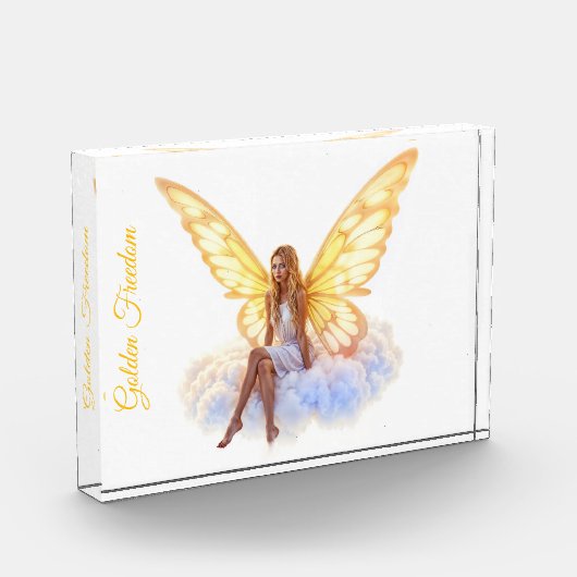 かわいい魔法の青い目の妖精の明るい黄金の翼 フォトブロック (左)