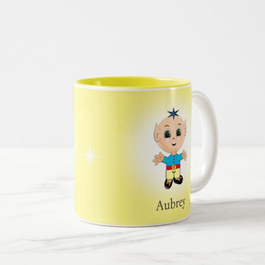 かわいい魔法小妖精や小人オンライトイエロー ツートーンマグカップ (正面右)