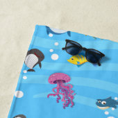 かわいい魚おもしろいの海の青パーソナライズされたい子 ビーチタオル (インサイチュ)