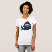 かわいい鮫のTシャツの女性の服装 Tシャツ (正面フル)