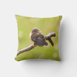 かわいい鳥が夏の日に楽しく歌う クッション