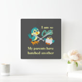 かわいい鳥が孵化した緑の漫画のベビー発表 スクエア壁時計 (ホーム)