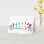 かわいい鳥の家族とカラフルのタンデム自転車 カード (黄色い花)