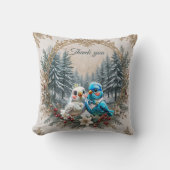 かわいい鳥の結婚カップルがいる冬の風景。 クッション (正面)