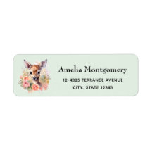 かわいい鹿に囲まれたバラ