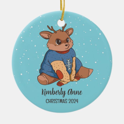 かわいい鹿クリスマストナカイ雪の冬の休日 セラミックオーナメント (正面)