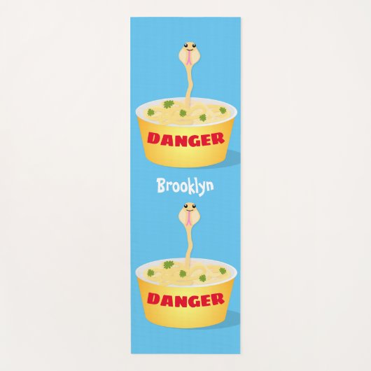 かわいい麺類の蛇の漫画イラストユーモア ヨガマット (正面)