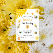 かわいい黄色いハチと花の最初のハチの日 招待状