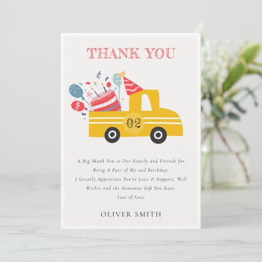 かわいい黄色のあらゆる年齢の誕生日パーティーケーキトラック サンキューカード (スタンド正面)